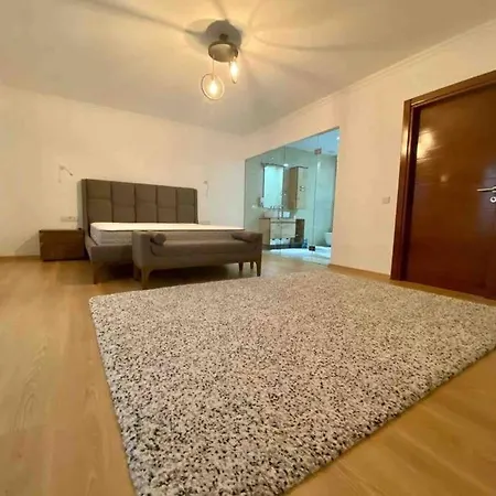 Bitez Located Duplex House With Private Pool, Cinema, Office With Pc, Gym, Private Garage 아파트 *