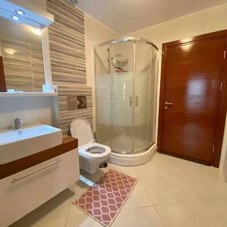 Апартаменты Bitez Located Duplex House With Private Pool, Cinema, Office With Pc, Gym, Private Garage